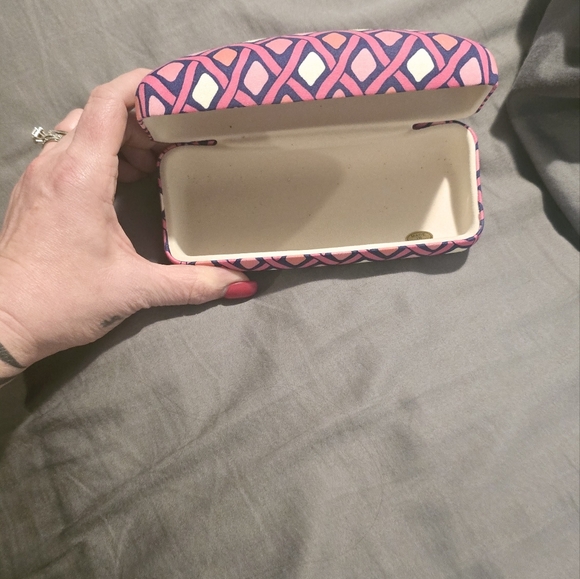 Vera Bradley sunglass/glasses case. - Picture 2 of 3